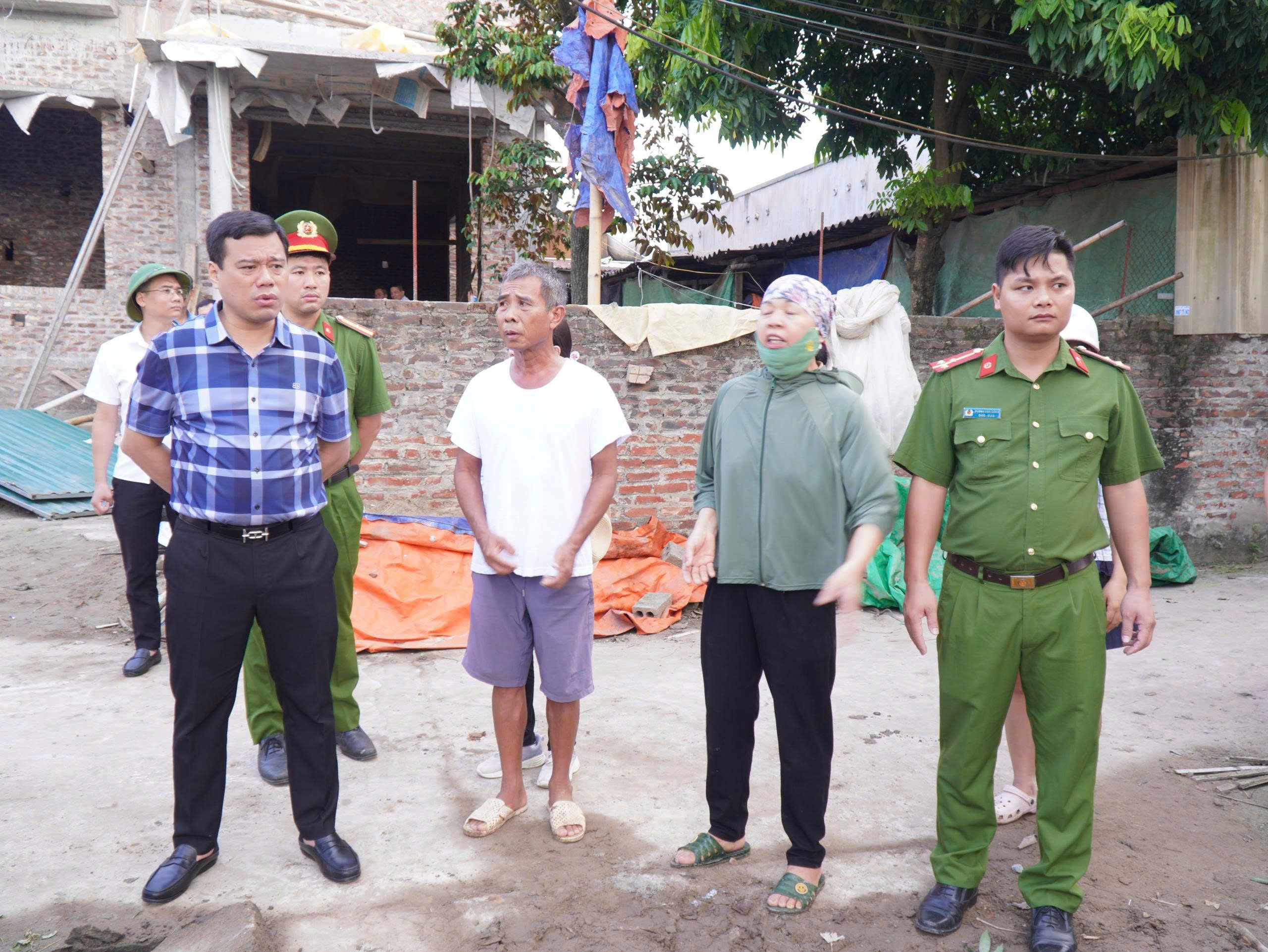 XÃ NGUYỄN VĂN LINH CƯỠNG CHẾ CÔNG TRÌNH XÂY DỰNG VI PHẠM TRÊN ĐẤT NÔNG NGHIỆP TẠI THÔN LIÊU TRUNG