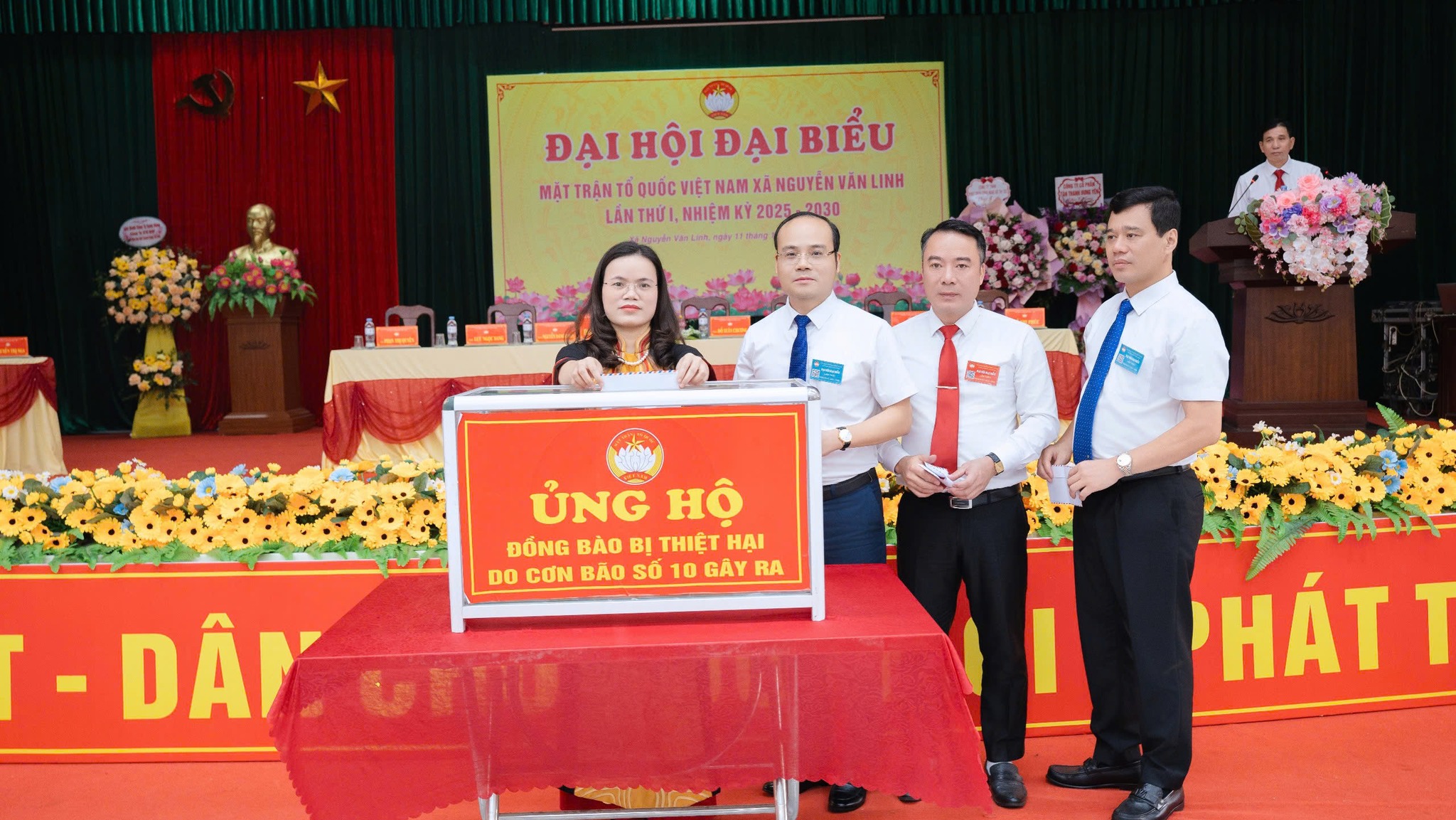 CÁC TẬP THỂ, CÁ NHÂN TRÊN ĐỊA BÀN XÃ NGUYỄN VĂN LINH ỦNG HỘ ĐỒNG BÀO KHẮC PHỤC MƯA BÃO