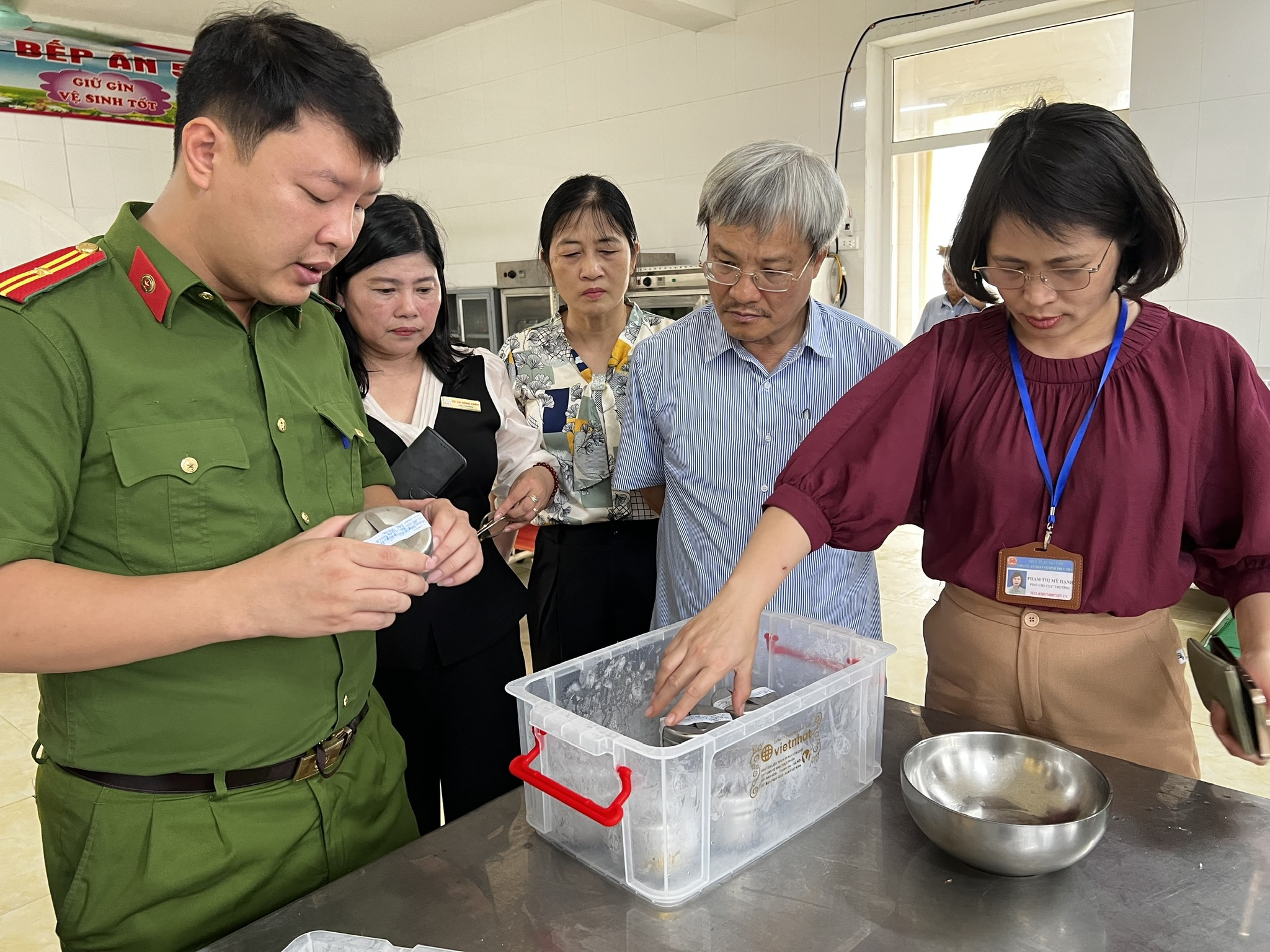 XÃ NGUYỄN VĂN LINH PHỐI HỢP ĐOÀN KIỂM TRA LIÊN NGÀNH TỈNH HƯNG YÊN TĂNG CƯỜNG CÔNG TÁC BẢO ĐẢM AN TOÀN THỰC PHẨM