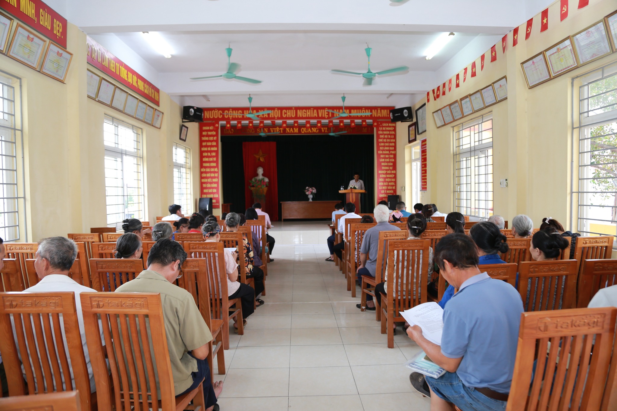 XÃ NGUYỄN VĂN LINH TRIỂN KHAI CÔNG TÁC GIẢI PHÓNG MẶT BẰNG THỰC HIỆN DỰ ÁN XÂY DỰNG HẠ TẦNG KỸ THUẬT KHU ĐẤU GIÁ QUYỀN SỬ DỤNG ĐẤT CHO NHÂN DÂN LÀM NHÀ Ở