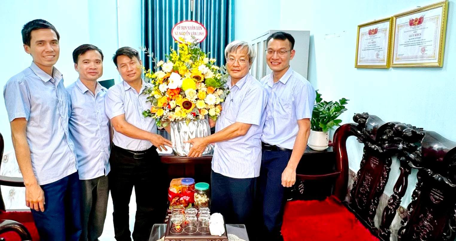 XÃ NGUYỄN VĂN LINH QUAN TÂM, ĐỘNG VIÊN ĐỘI NGŨ LÀM CÔNG TÁC THÔNG TIN TUYÊN TRUYỀN CƠ SỞ NHÂN NGÀY BÁO CHÍ CÁCH MẠNG VIỆT NAM
