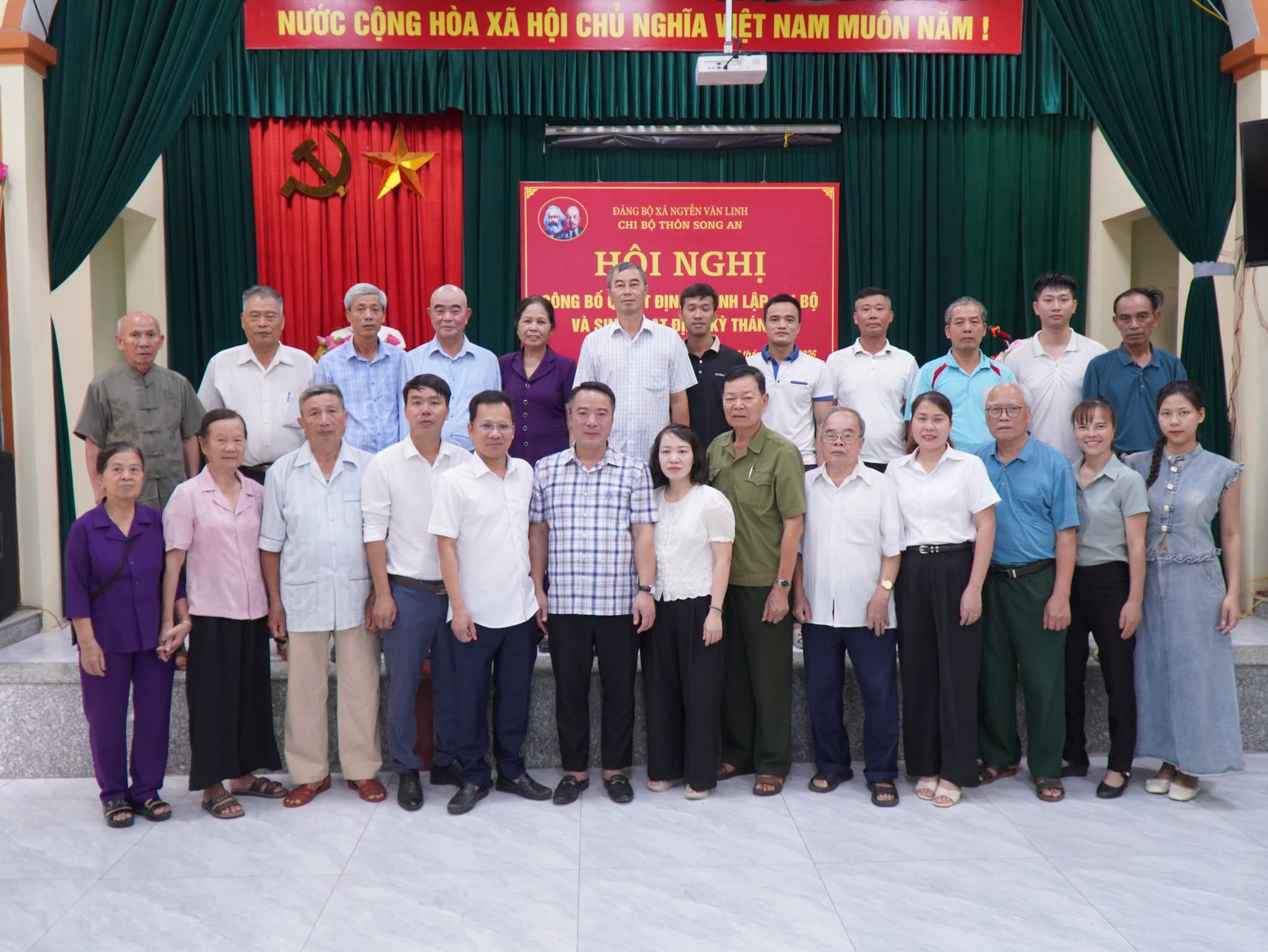 CHI BỘ THÔN SONG AN TỔ CHỨC HỘI NGHỊ CÔNG BỐ QUYẾT ĐỊNH THÀNH LẬP CHI BỘ VÀ SINH HOẠT CHI BỘ THÁNG 7