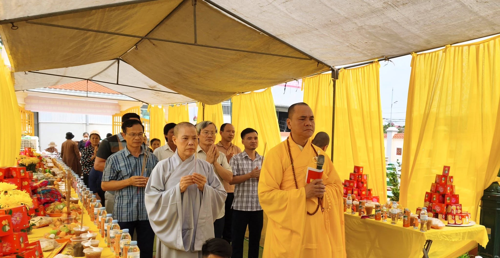 XÃ NGUYỄN VĂN LINH TỔ CHỨC LỄ CẦU SIÊU TRI ÂN CÁC ANH HÙNG LIỆT SỸ TẠI NGHĨA TRANG LIỆT SỸ NGỌC LONG