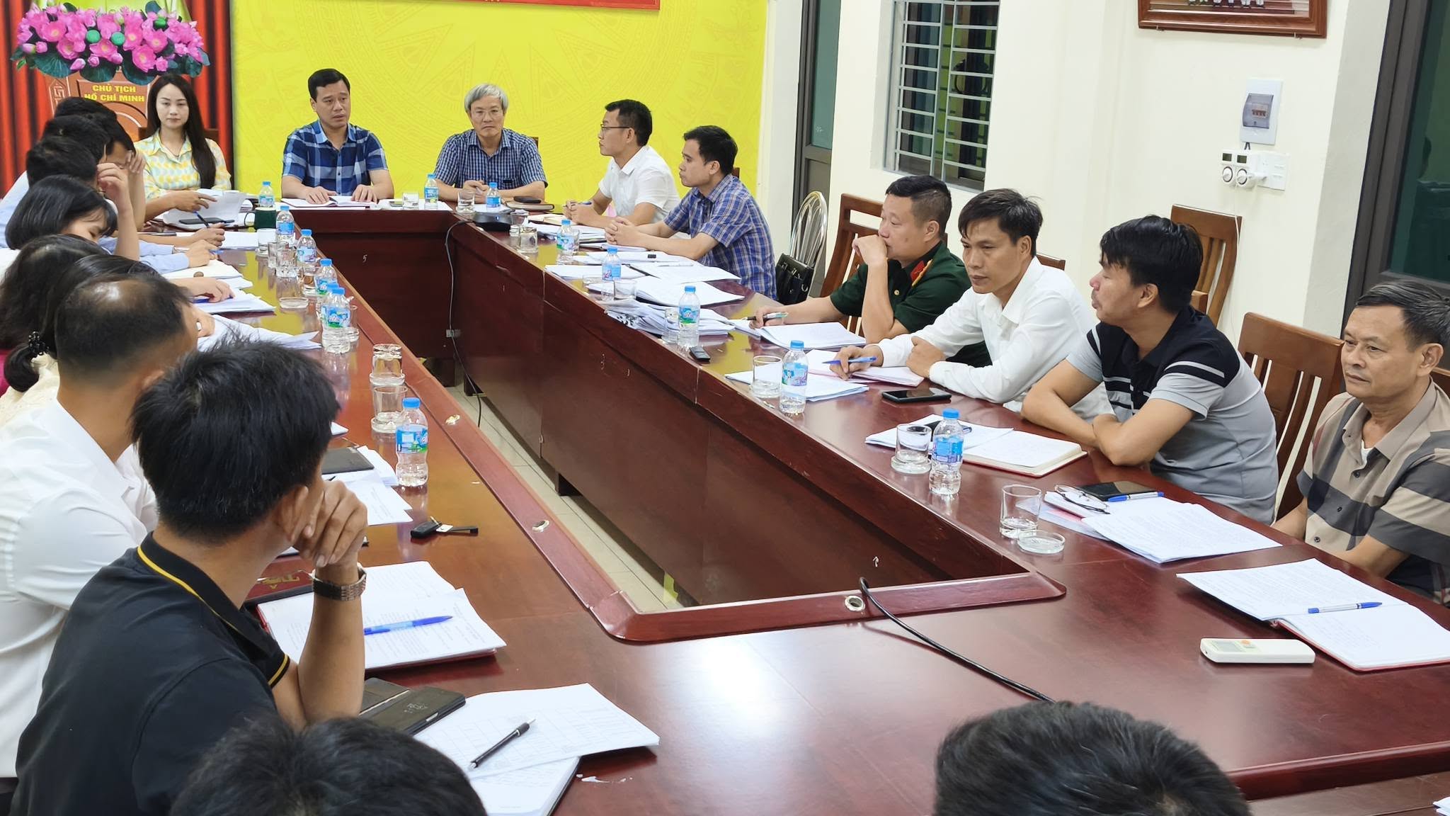 UBND XÃ NGUYỄN VĂN LINH TỔ CHỨC HỌP GIAO BAN VỚI BÍ THƯ CHI BỘ, TRƯỞNG THÔN SAU SÁP NHẬP THÔN