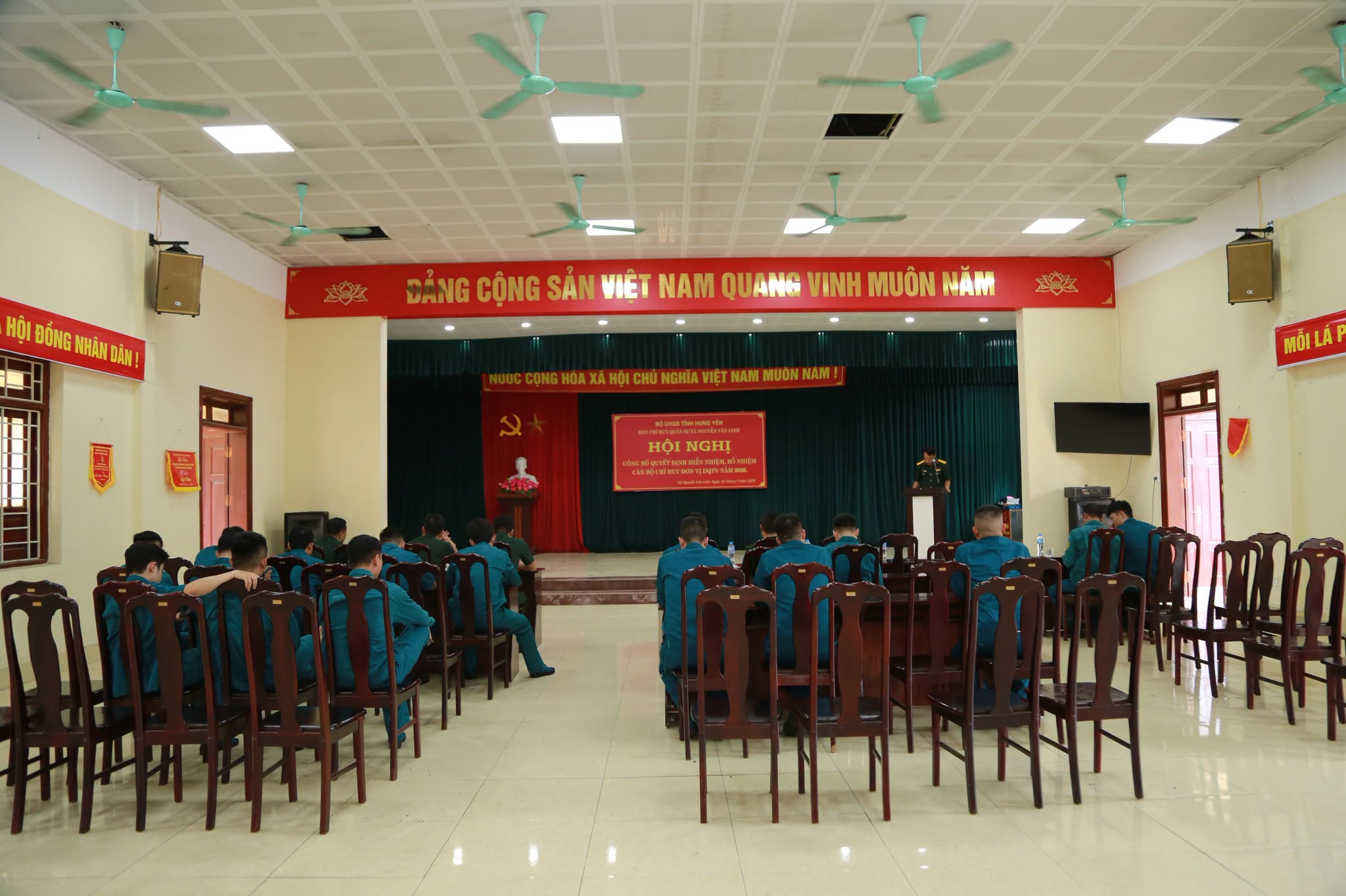 HỘI NGHỊ CÔNG BỐ QUYẾT ĐỊNH CÁN BỘ CHỈ HUY ĐƠN VỊ DÂN QUÂN TỰ VỆ NĂM 2026