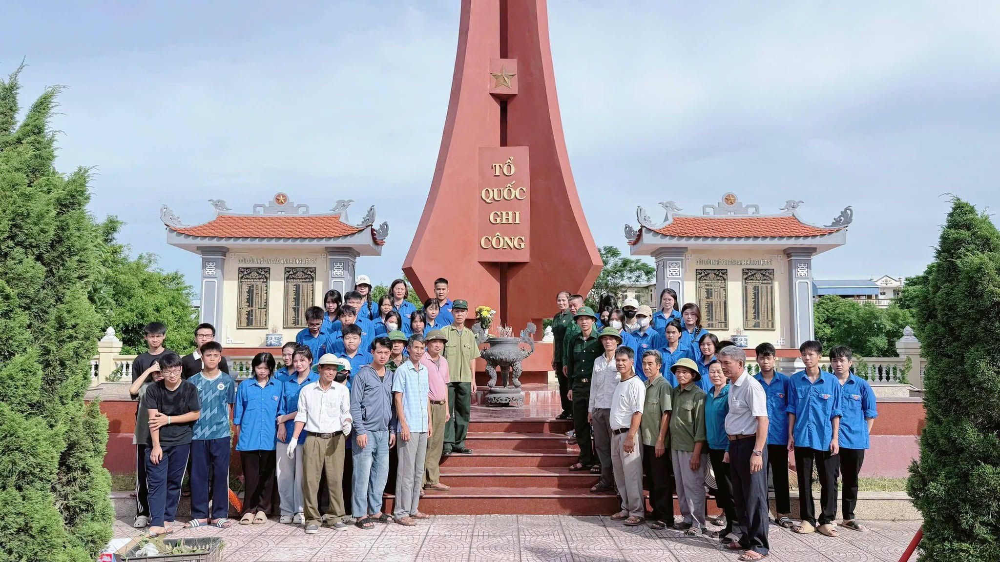 HỘI CỰU CHIẾN BINH XÃ TỔNG DỌN VỆ SINH NGHĨA TRANG LIỆT SĨ LIÊU XÁ – TÂN LẬP.