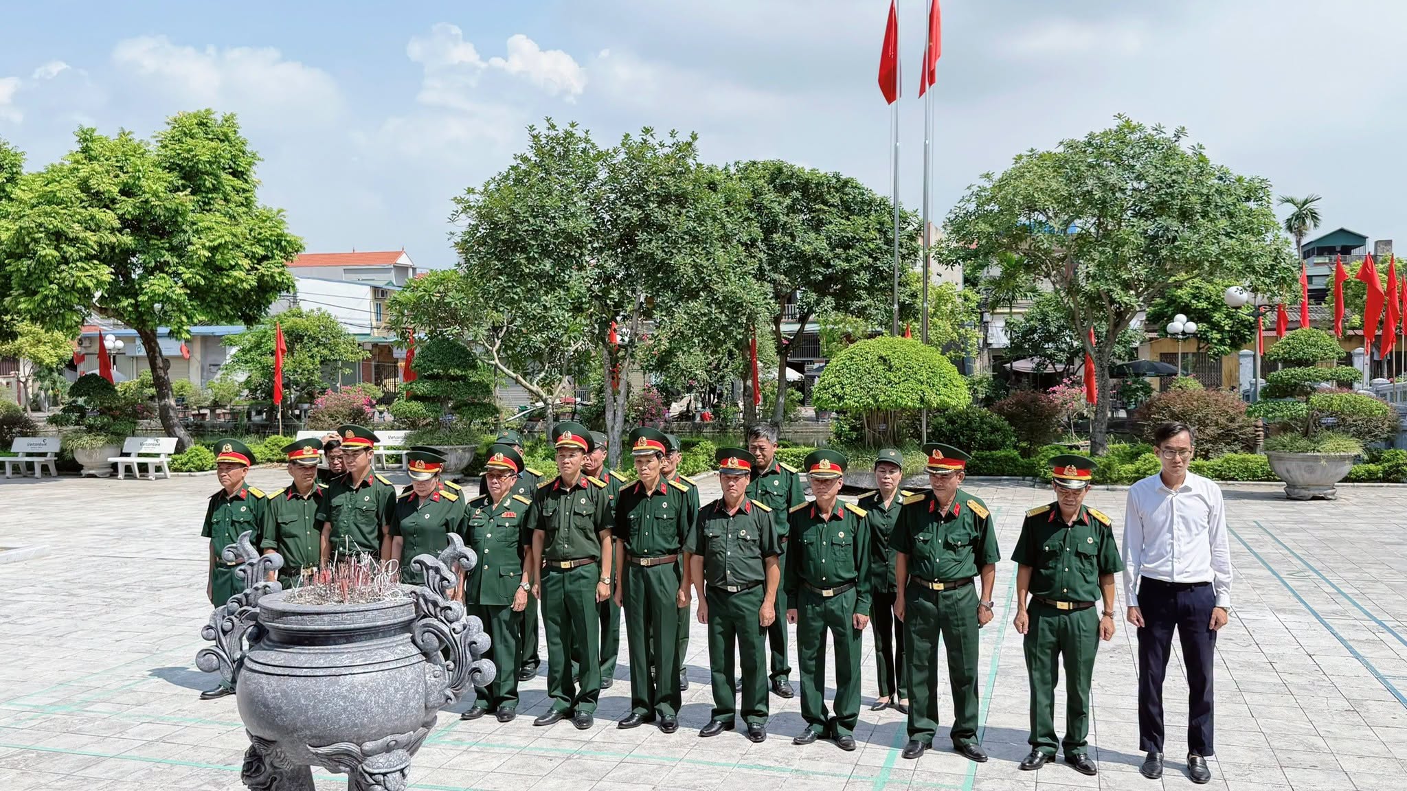 HỘI CỰU CHIẾN BINH XÃ DÂNG HƯƠNG TƯỞNG NIỆM CỐ TỔNG BÍ THƯ NGUYỄN VĂN LINH