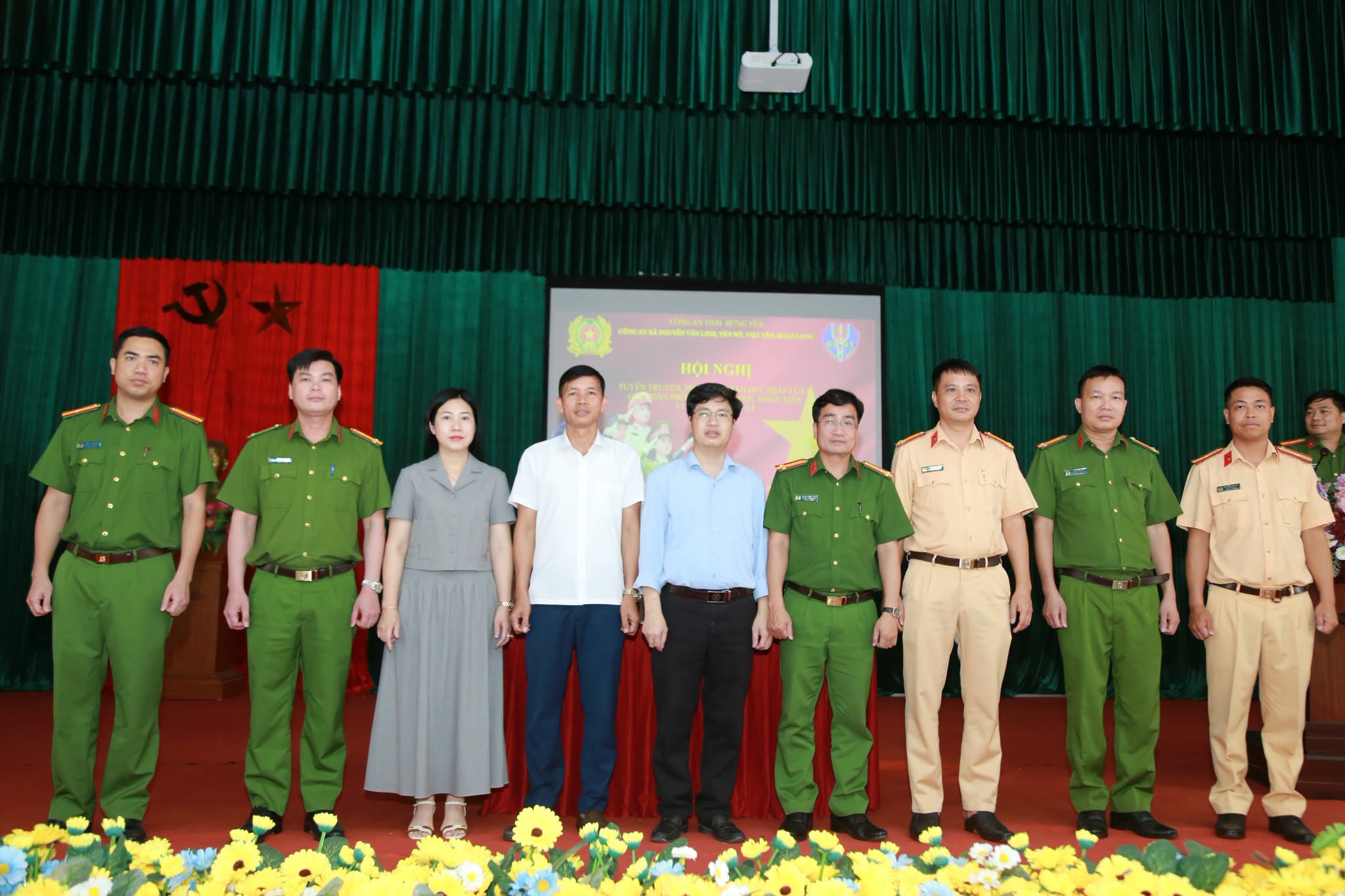 CÔNG AN TỈNH HƯNG YÊN TỔ CHỨC HỘI NGHỊ TUYÊN TRUYỀN, PHỔ BIẾN PHÁP LUẬT GÓP PHẦN PHÒNG NGỪA THANH, THIẾU NIÊN VI PHẠM PHÁP LUẬT