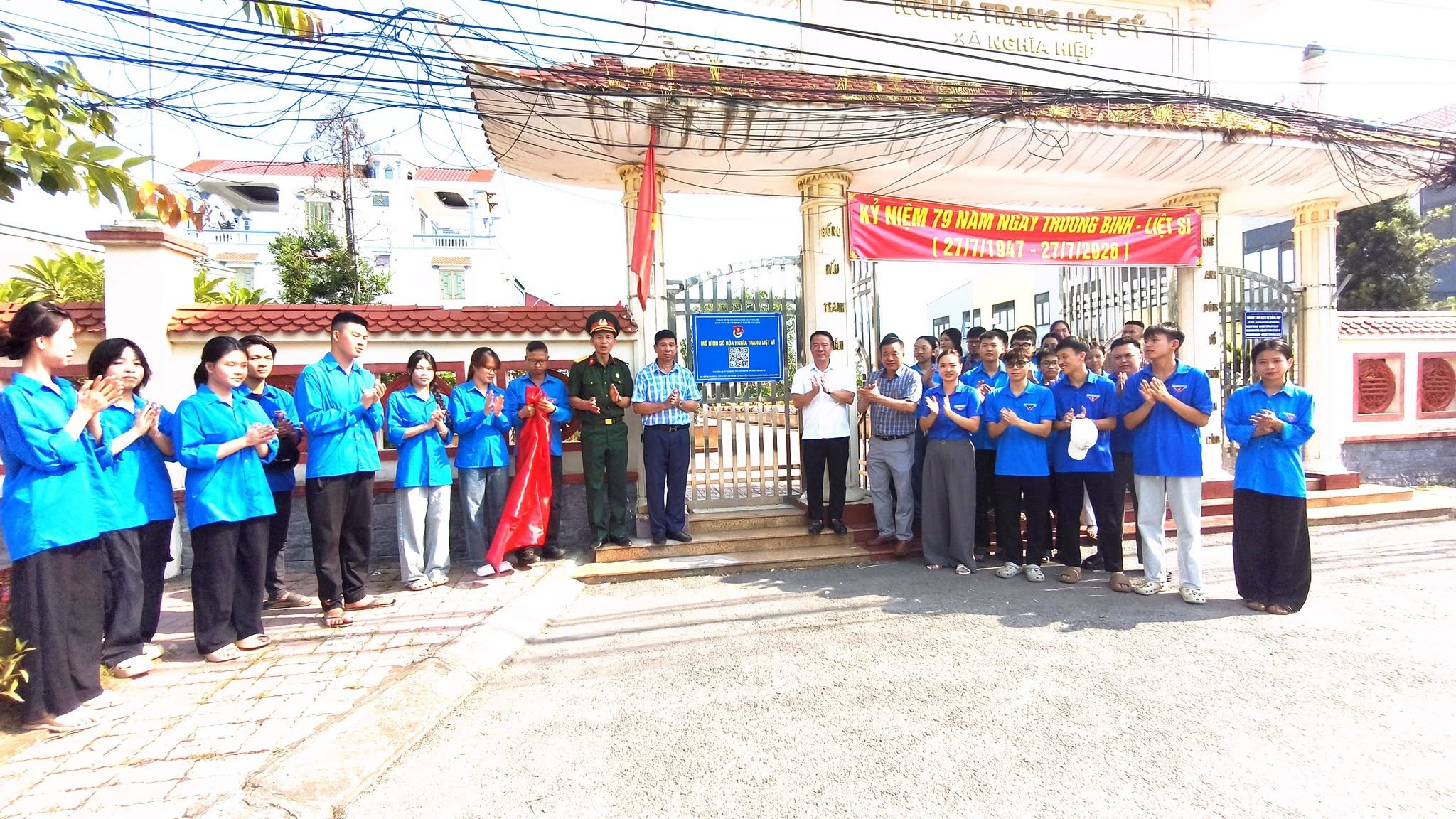 ĐOÀN THANH NIÊN XÃ RA MẮT MÔ HÌNH SỐ HÓA NGHĨA TRANG LIỆT SĨ NGHĨA HIỆP