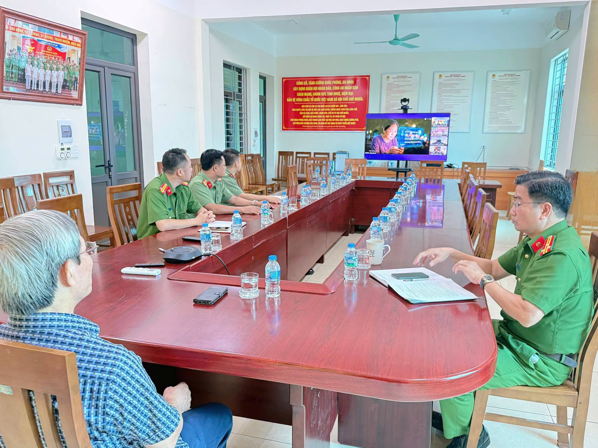 HỘI NGHỊ TRỰC TUYẾN HƯỞNG ỨNG NGÀY AN NINH MẠNG VIỆT NAM: NÂNG CAO NHẬN THỨC, TĂNG CƯỜNG BẢO VỆ KHÔNG GIAN SỐ