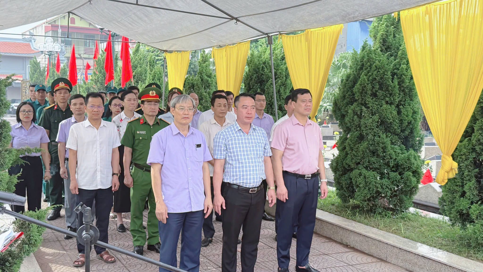 XÃ NGUYỄN VĂN LINH TỔ CHỨC LỄ DÂNG HƯƠNG CHUẨN BỊ LẤY MẪU HÀI CỐT LIỆT SĨ PHỤC VỤ GIÁM ĐỊNH ADN