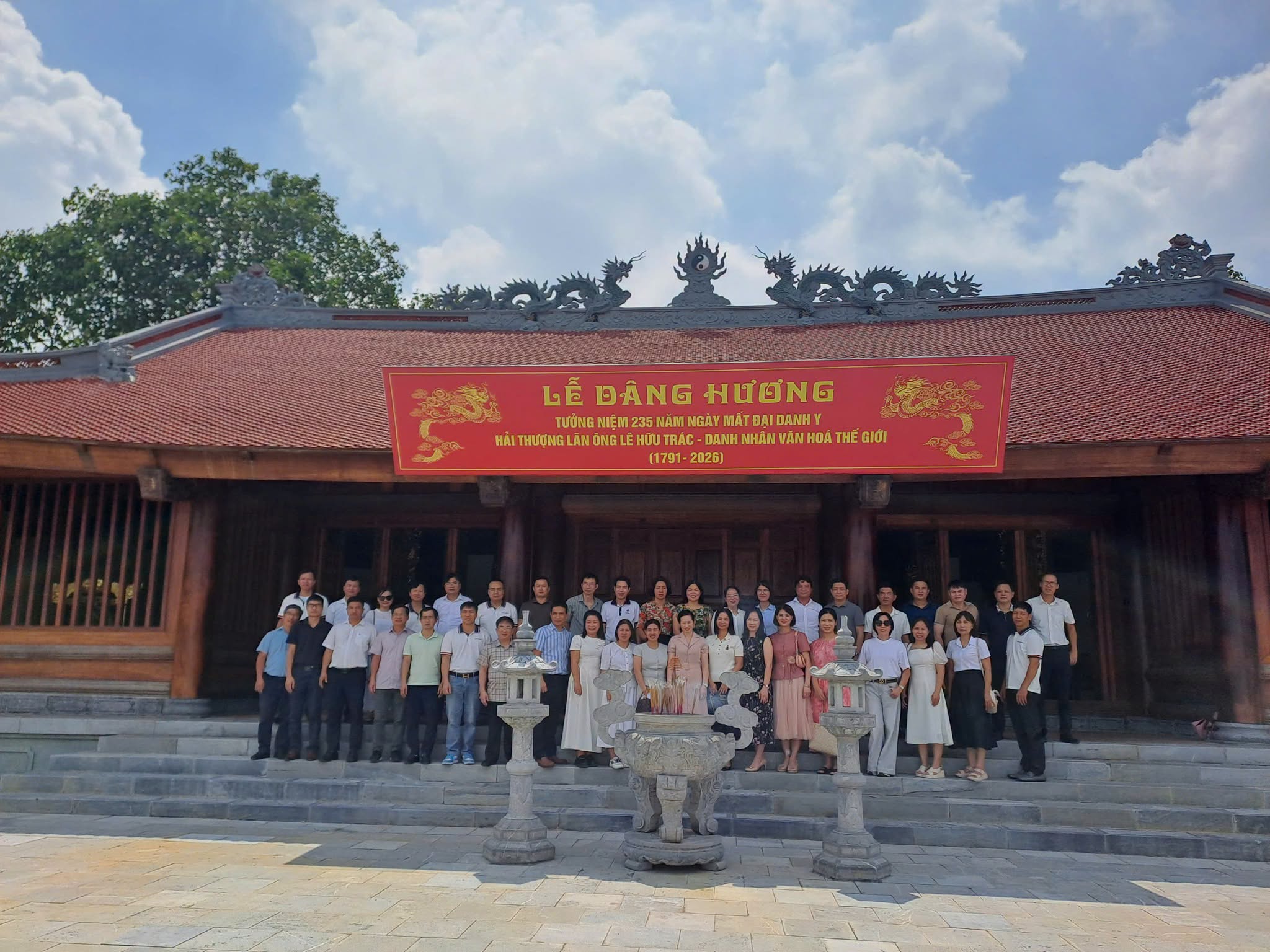 ĐOÀN K20 TRƯỜNG ĐẠI HỌC Y HẢI PHÒNG DÂNG HƯƠNG CÁC DANH NHÂN QUÊ HƯƠNG XÃ NGUYỄN VĂN LINH