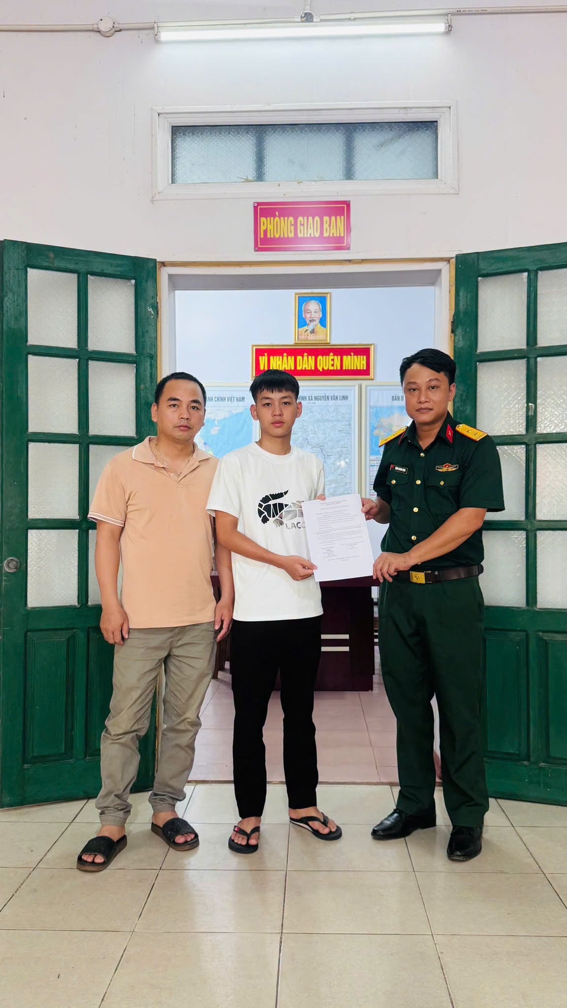 NHỮNG THANH NIÊN ĐẦU TIÊN CỦA XÃ NGUYỄN VĂN LINH VIẾT ĐƠN XUNG PHONG NHẬP NGŨ NĂM 2027