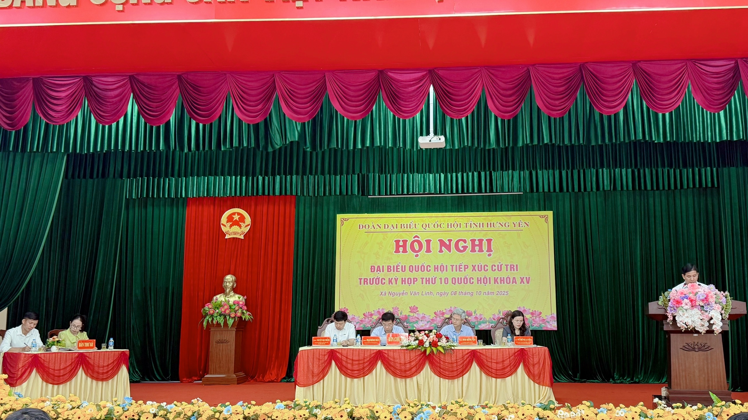 ĐOÀN ĐẠI BIỂU QUỐC HỘI TỈNH HƯNG YÊN TIẾP XÚC CỬ TRI CÁC XÃ: NGUYỄN VĂN LINH, YÊN MỸ, VIỆT YÊN